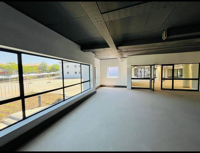 650M² OFFICE TO LET IN VORNA VALLEY